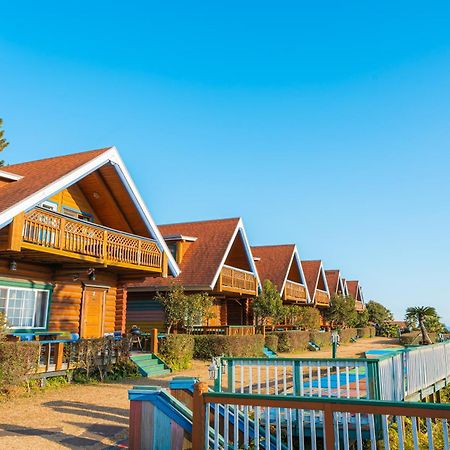 Jungmun Log Pension & Resort Seogwipo Exterior photo