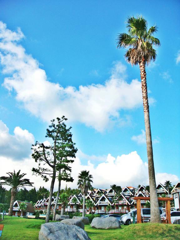 Jungmun Log Pension & Resort Seogwipo Exterior photo